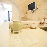 Bed & Breakfast Trulli Nel Centro Storico Di