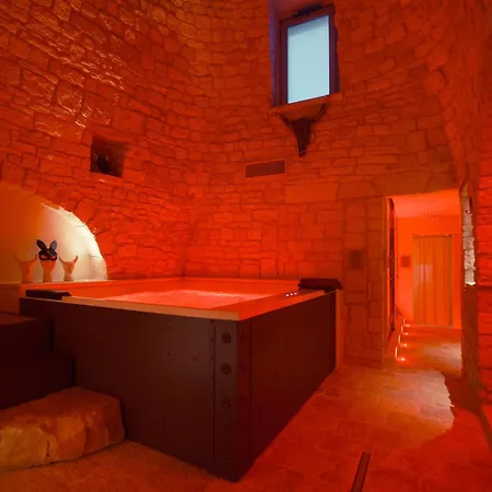 Estrela - Trullo Benessere Nel Centro Storico Di - Bed & Breakfast 2*