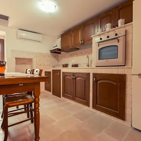 Bed & Breakfast Estrela - Trullo Benessere Nel Centro Storico Di -