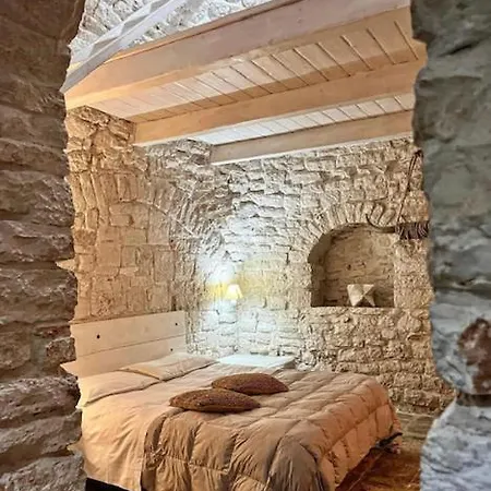 Estrela - Trullo Benessere Nel Centro Storico Di - Bed & Breakfast 4*
